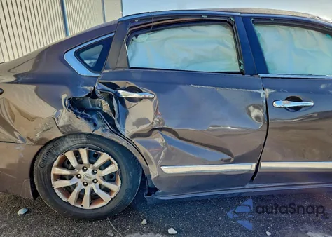 2015 Nissan Altima 2.5 z USA, uszkodzony, nr VIN 1N4AL3AP9FN355016